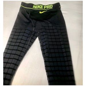 Nike Pro Woman’s Leggings With Foot Strap